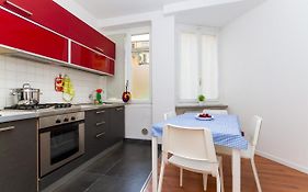 Hostdomus - Sotto il portico